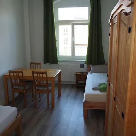 3-raum Wohnung, Ideal Fuer Monteure Und Gruppen *